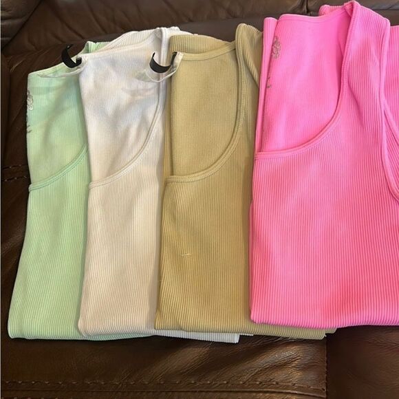 Sugar lips tank tops. OS (junior) - Picture 1 of 2